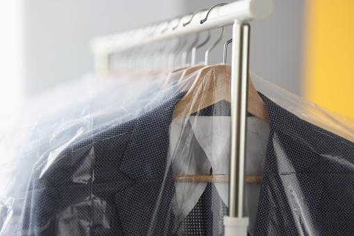Do the Type of Hangers You Use in Your Retail Store Matter?
